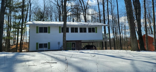 view of front of property