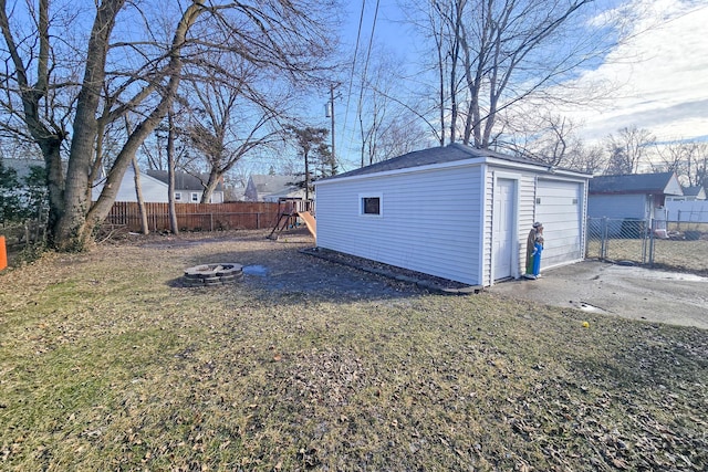 exterior space featuring a lawn