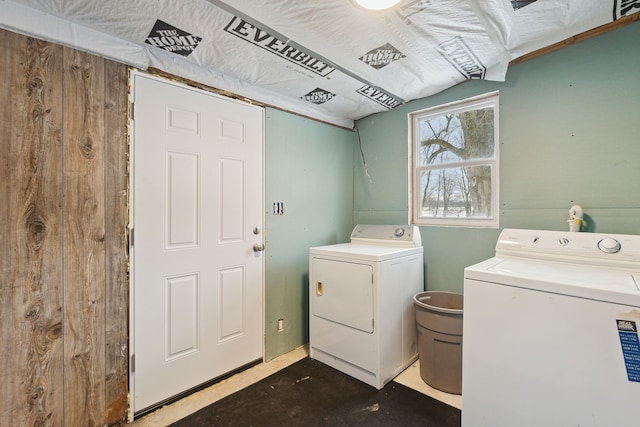 washroom with washer and clothes dryer