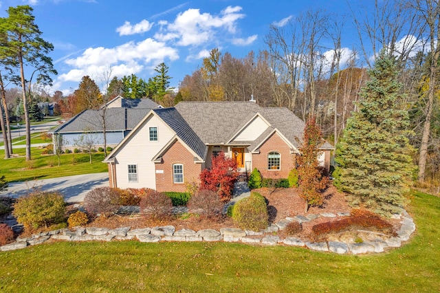 view of front of house with a front yard