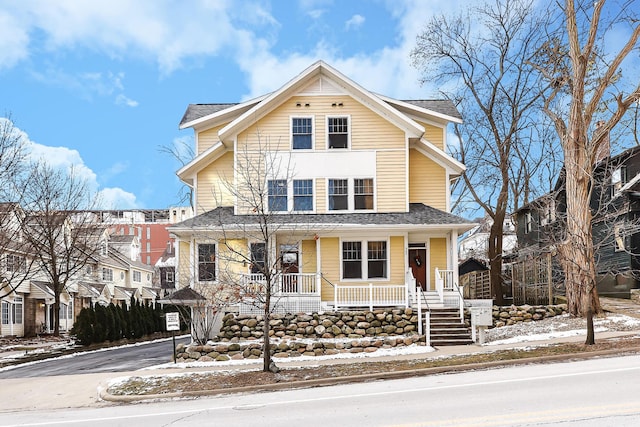 view of front facade featuring a porch