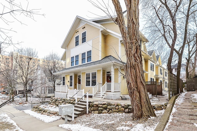 view of front property