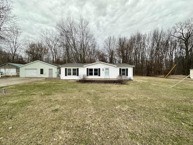 view of front of house with a front lawn