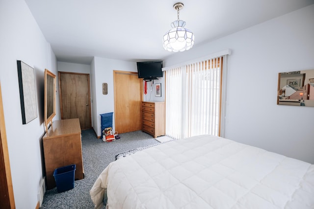 bedroom with carpet flooring