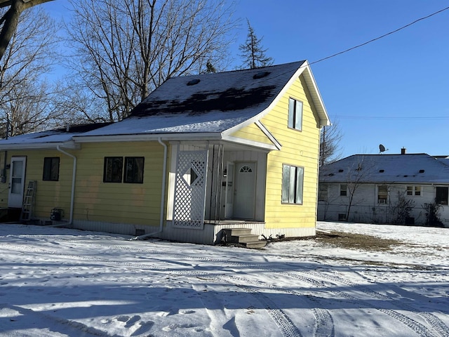 view of front of property