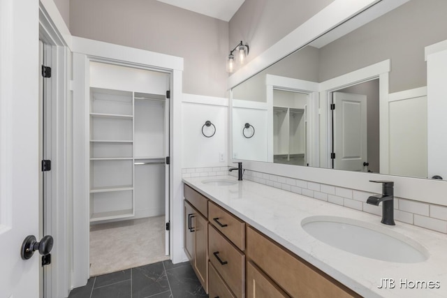 1798 Round Barn Dr, Hudsonville, MI 49426 - full bath with double vanity and a spacious closet