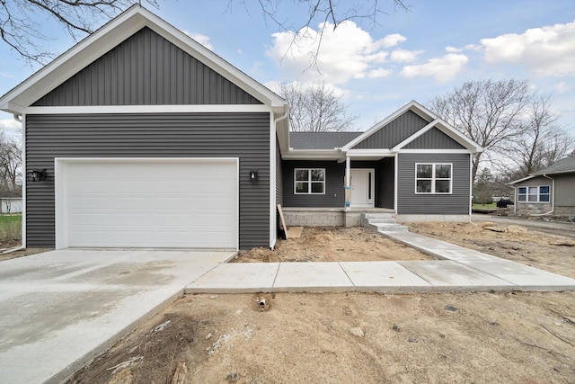 675 Crescent Lake Rd, Waterford, MI 48327 - ranch-style home featuring an attached garage, covered porch, and concrete driveway