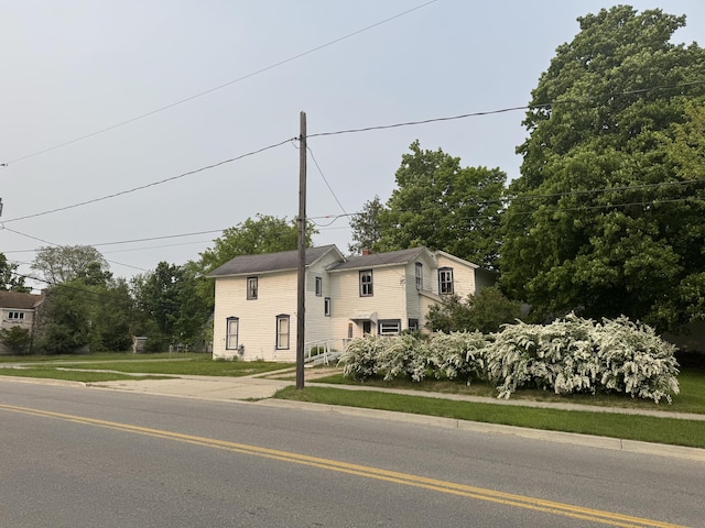313 W 6th St, Evart, MI 49631