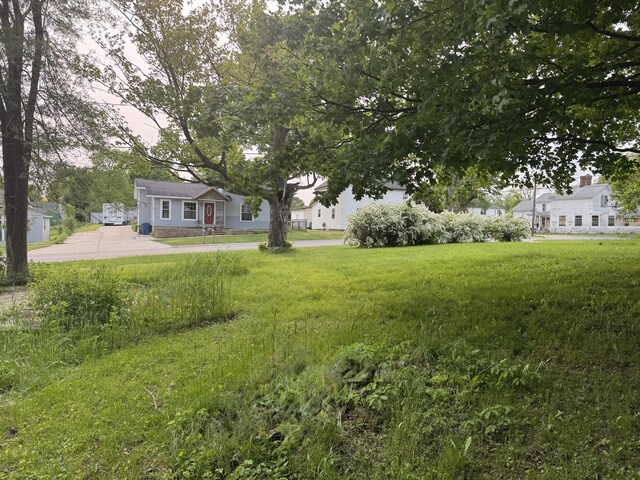 313 W 6th St, Evart, MI 49631