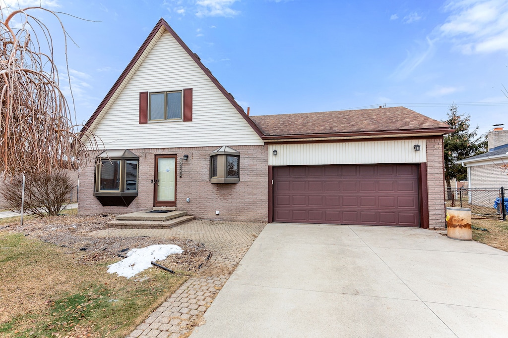 view of front of home featuring a garage