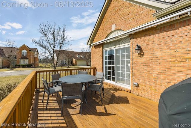 37143 Southwind Ct Unit 38, Farmington Hills, MI 48331 - deck with outdoor dining space