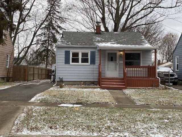 bungalow-style house with a porch