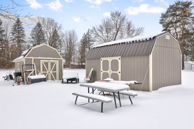 11870 Woodland Dr, Lennon, MI 48449 - view of snow covered patio