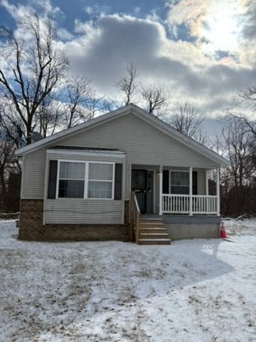 view of front facade with a porch