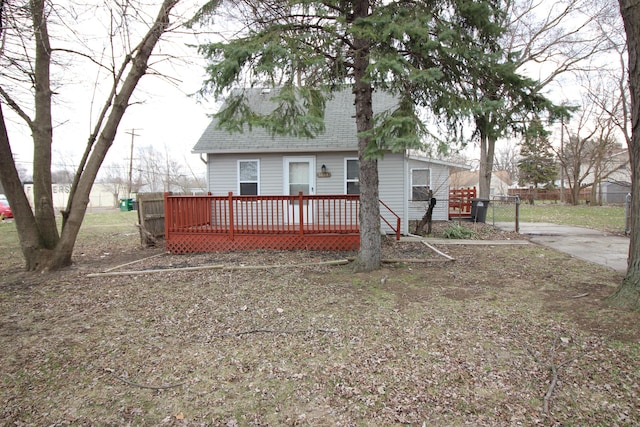 view of front facade featuring a deck