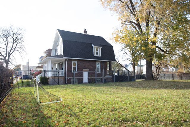 view of rear view of house