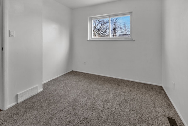 unfurnished room with carpet