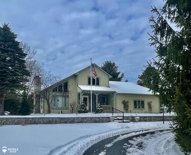 view of front of home with covered porch