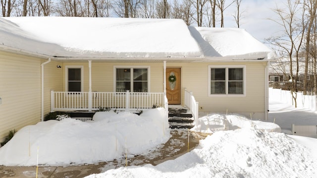 Listing photo 2 for 4705 Sandtrap Dr, Traverse City MI 49685