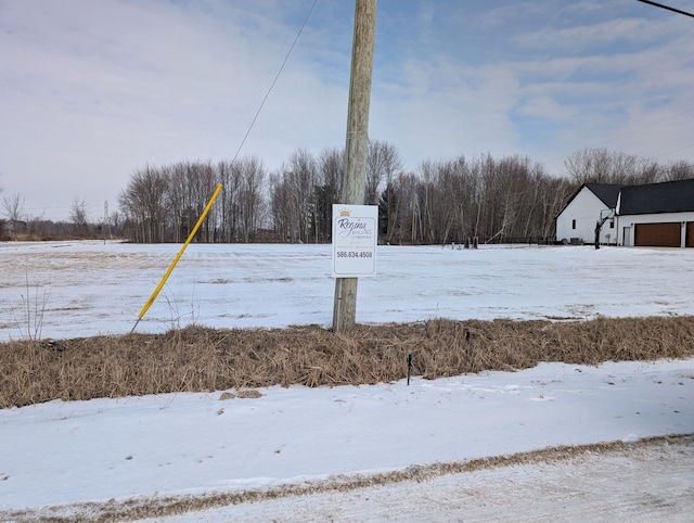 Listing photo 3 for 55060 Baker Rd, Chesterfield MI 48051