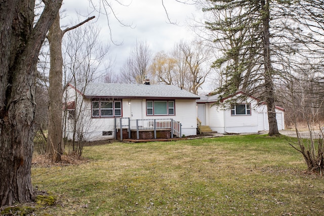 view of front of house featuring a front lawn