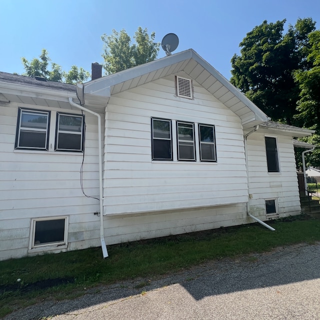 view of home's exterior