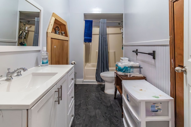 full bathroom with shower / tub combo, vanity, and toilet