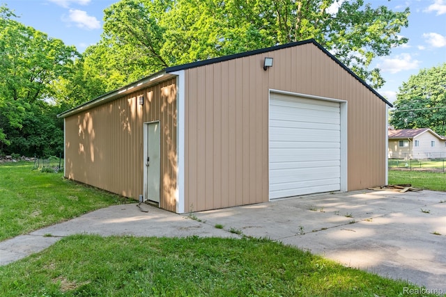 1408 Stephens Ave, Flint, MI 48507 - detached garage with driveway