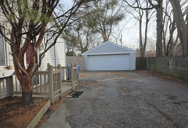 30052 Schoenherr Rd, Warren, MI 48088 - detached garage featuring fence