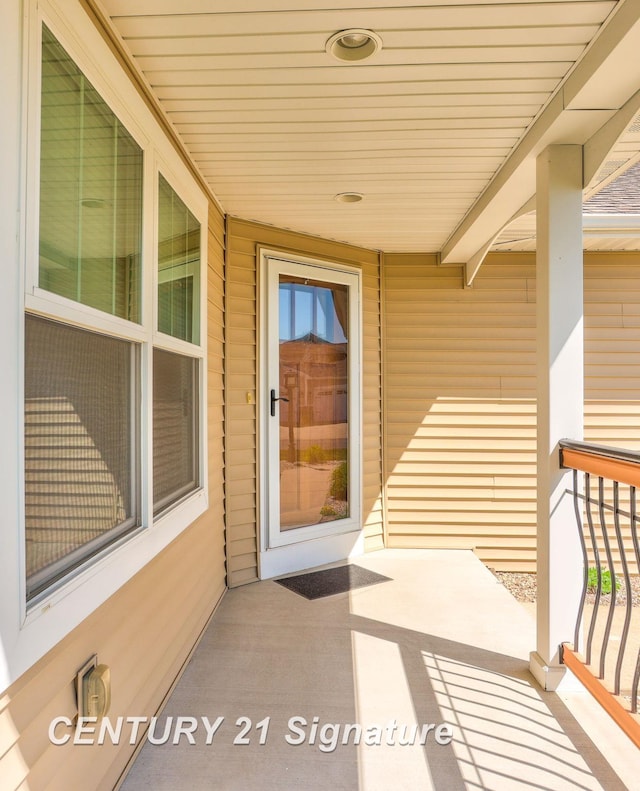 100 Tuscany Cir, Saginaw, MI 48603 - property entrance with covered porch