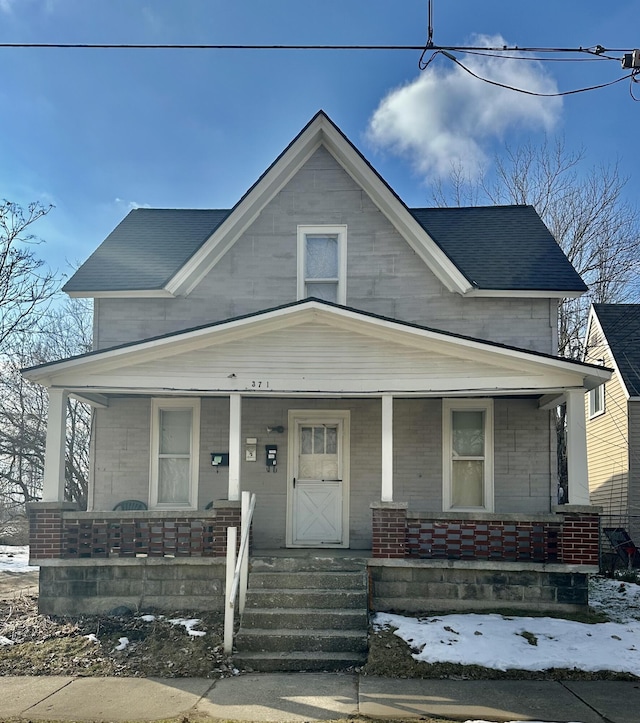 view of front facade with covered porch