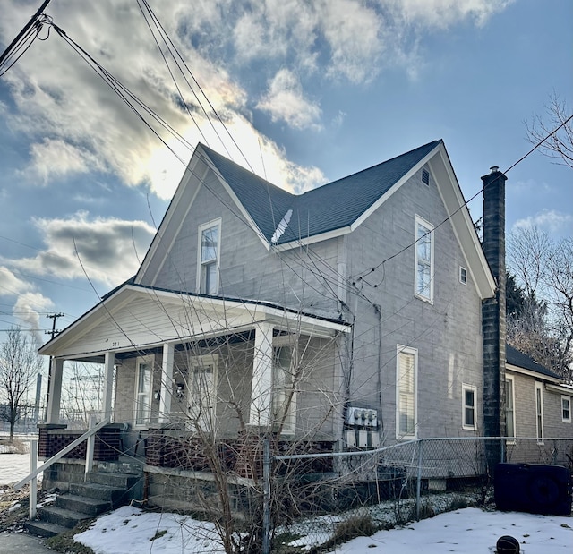 view of front facade with a porch