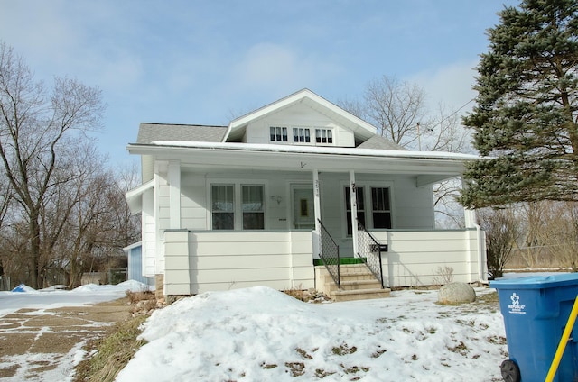 bungalow-style house featuring covered porch