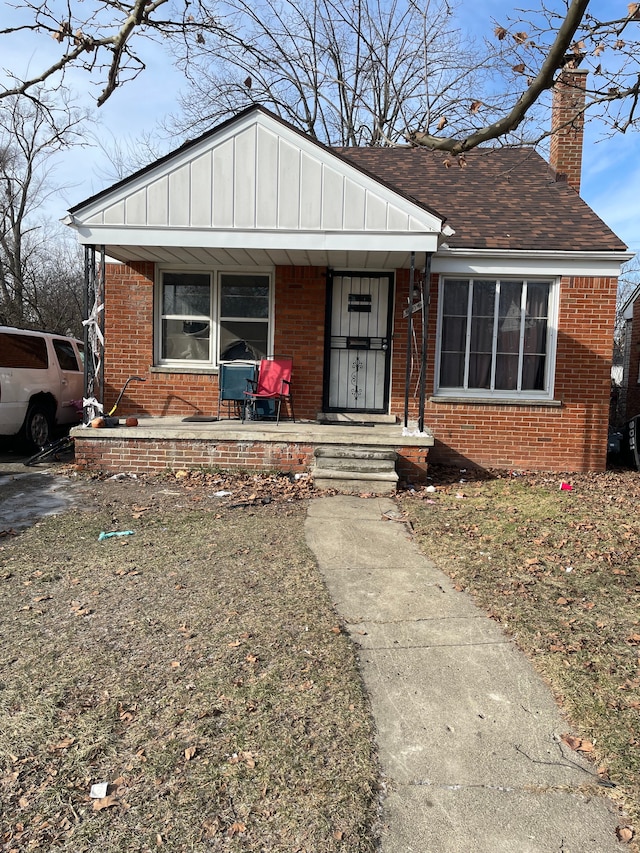 bungalow-style house with covered porch