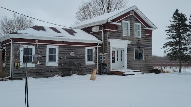 view of front of property