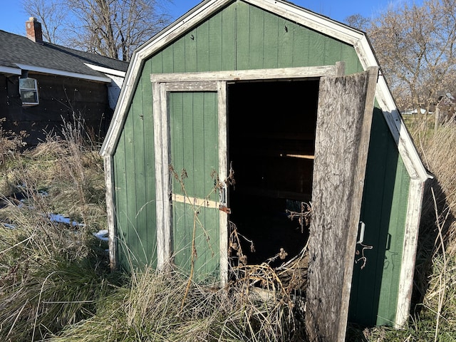 view of outdoor structure