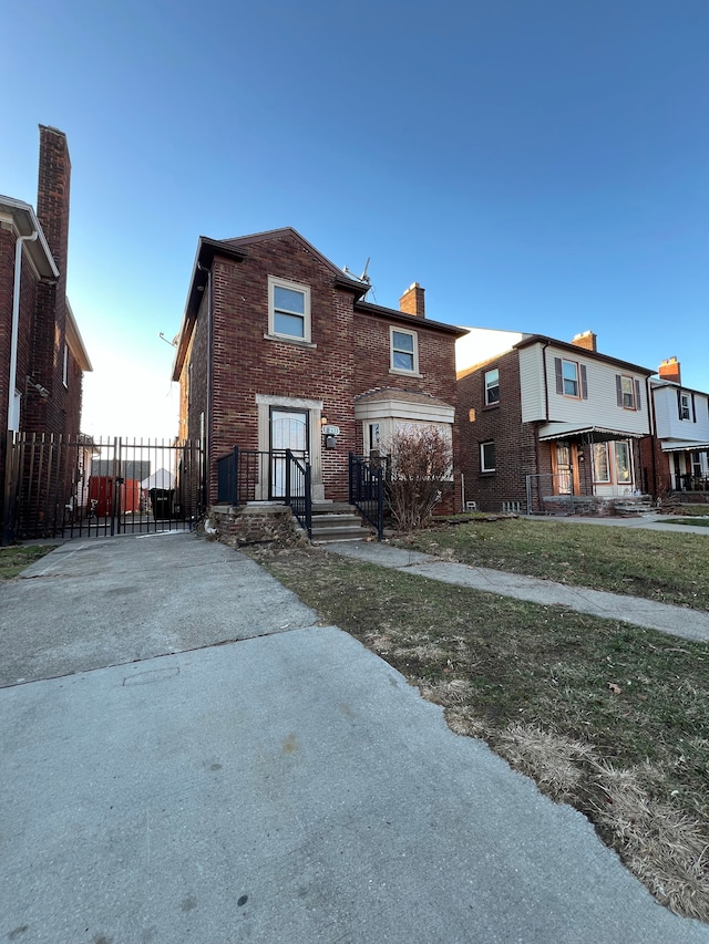 view of front facade featuring a front yard