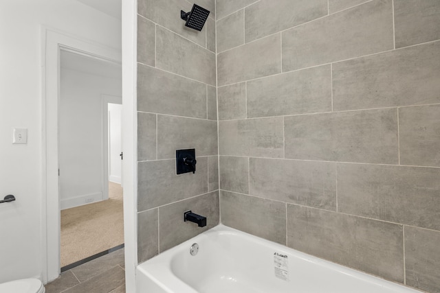 bathroom with tiled shower / bath