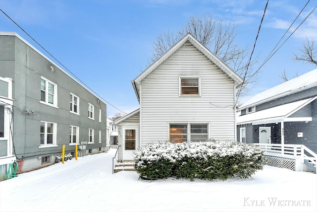 view of front of house