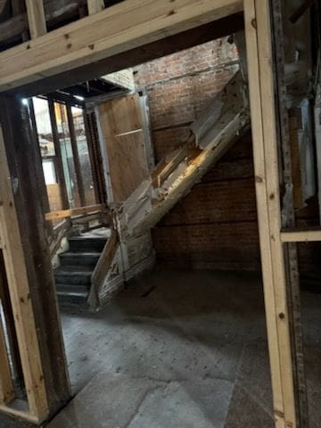 1564 Cadillac Blvd, Detroit, MI 48214 - view of attic