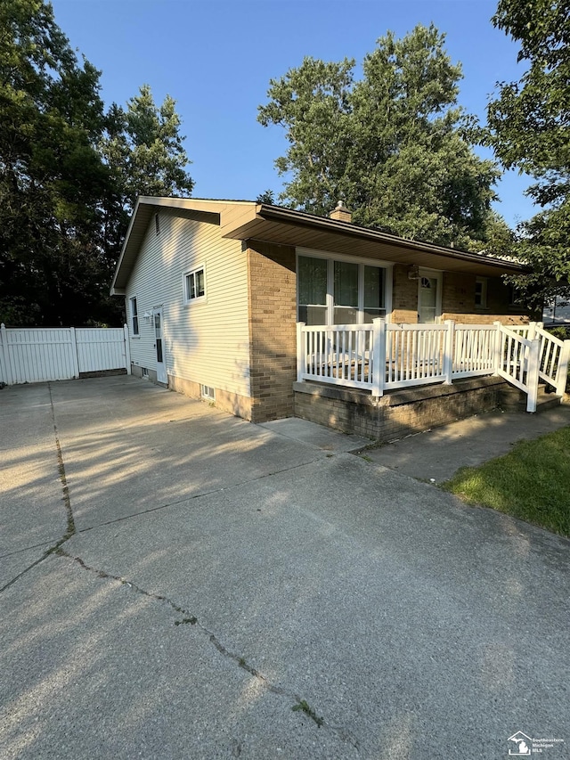 view of front of house with a porch