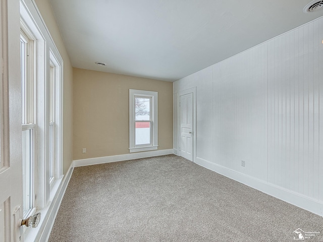 empty room featuring carpet