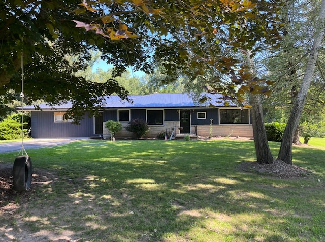 ranch-style house with a front yard