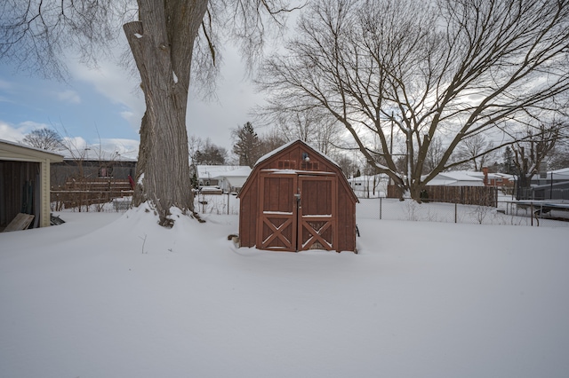 view of yard layered in snow