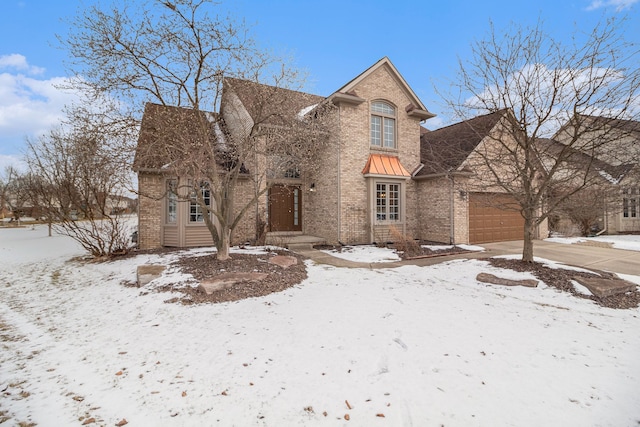 view of front property featuring a garage