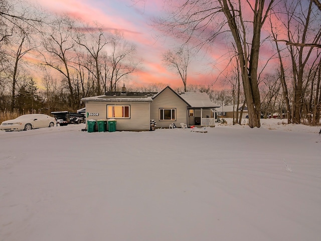 view of front of property