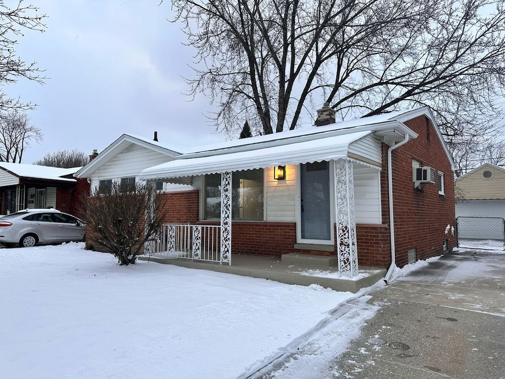 view of front of property