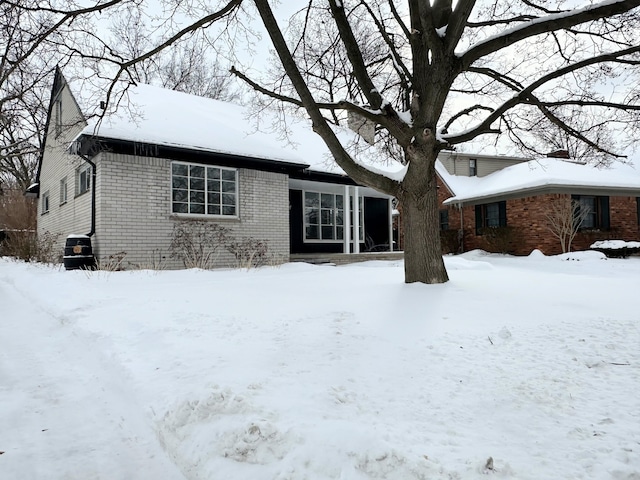 view of front of property