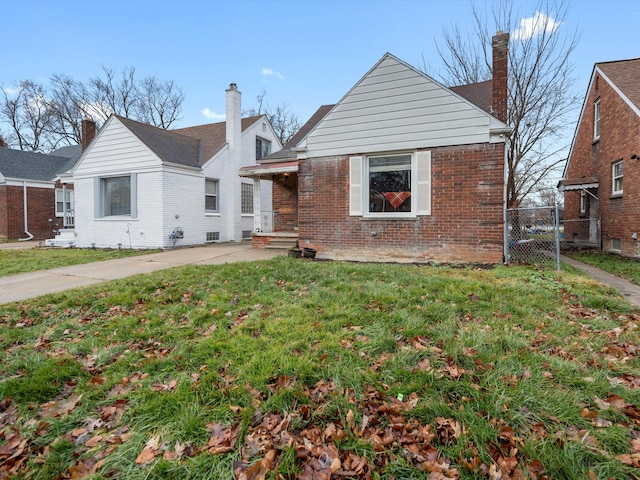 view of front of house with a front yard