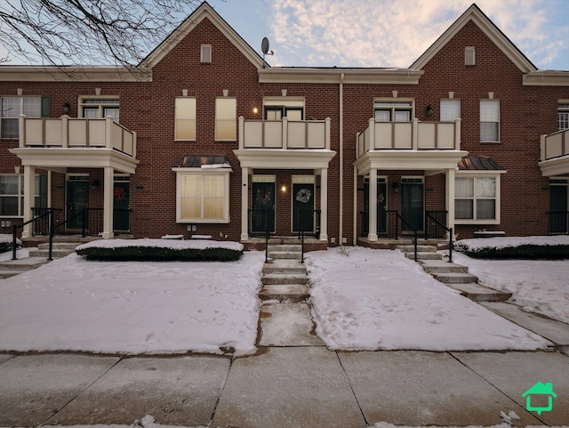 view of front facade